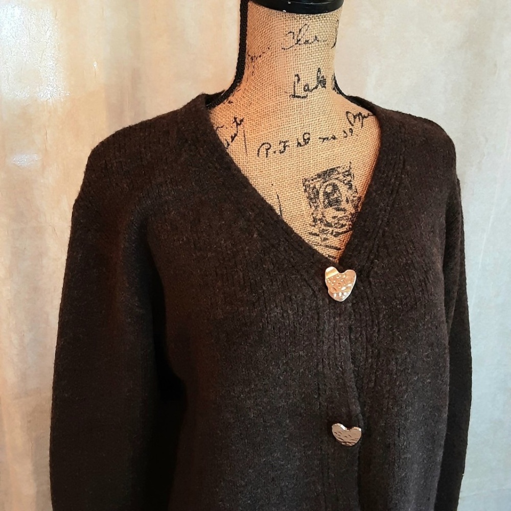 NWOT Chocolate Brown V-neck Cardigan Hammered Gold Heart Buttons Sz L - Picture 3 of 10
